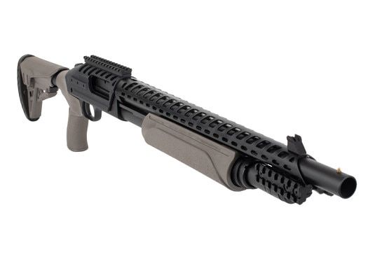 Mossberg 500 12 gauge pump action shotgun features a heat shield